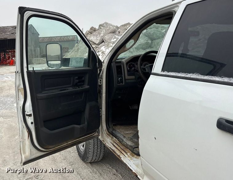 image for item FG1550 2011 Dodge Ram 2500 Crew Cab pickup truck