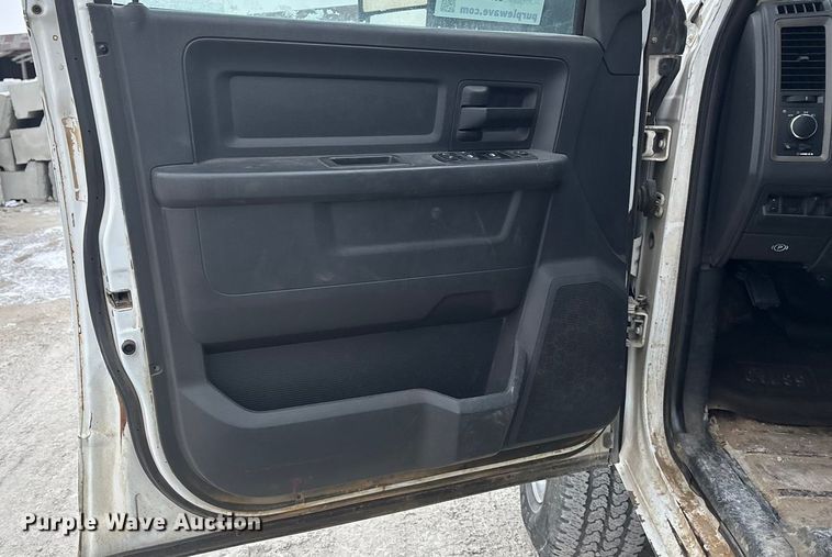 image for item FG1550 2011 Dodge Ram 2500 Crew Cab pickup truck