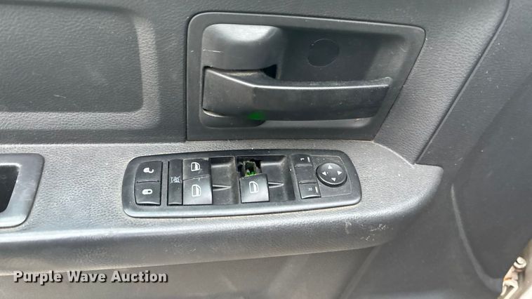 image for item FG1550 2011 Dodge Ram 2500 Crew Cab pickup truck