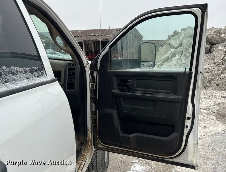 image for item FG1550 2011 Dodge Ram 2500 Crew Cab pickup truck