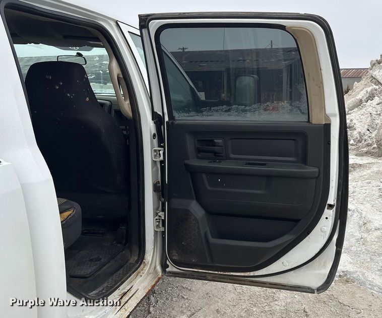 image for item FG1550 2011 Dodge Ram 2500 Crew Cab pickup truck