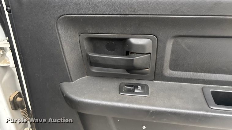 image for item FG1550 2011 Dodge Ram 2500 Crew Cab pickup truck