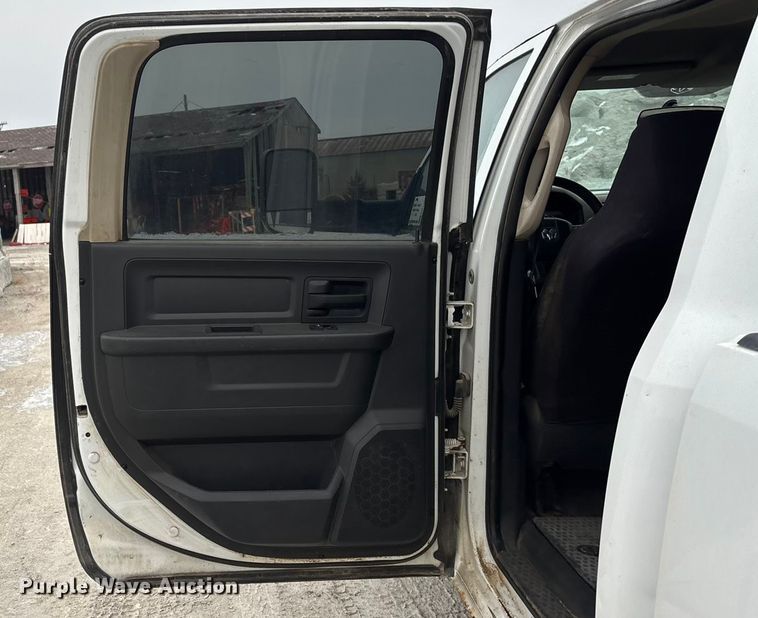 image for item FG1550 2011 Dodge Ram 2500 Crew Cab pickup truck