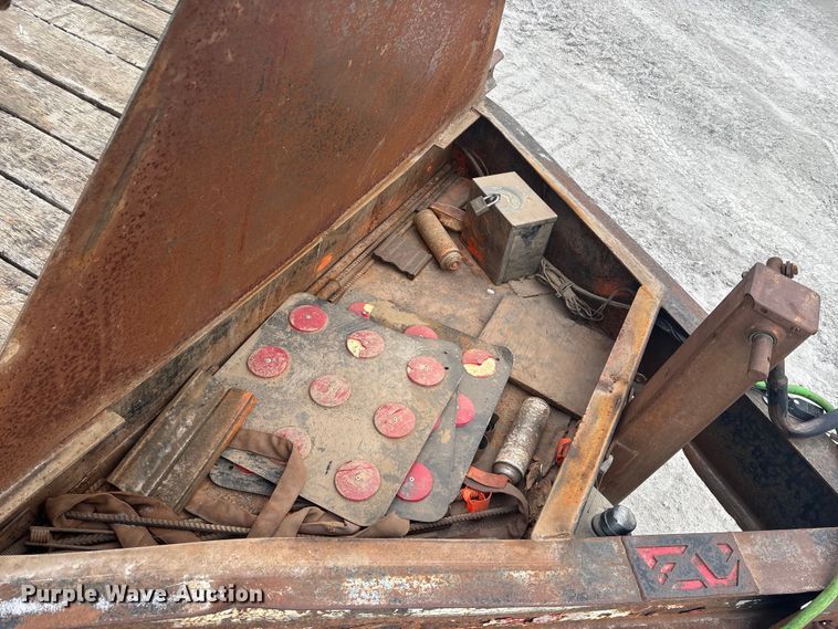 image for item FG1552 1998 Tow master equipment trailer