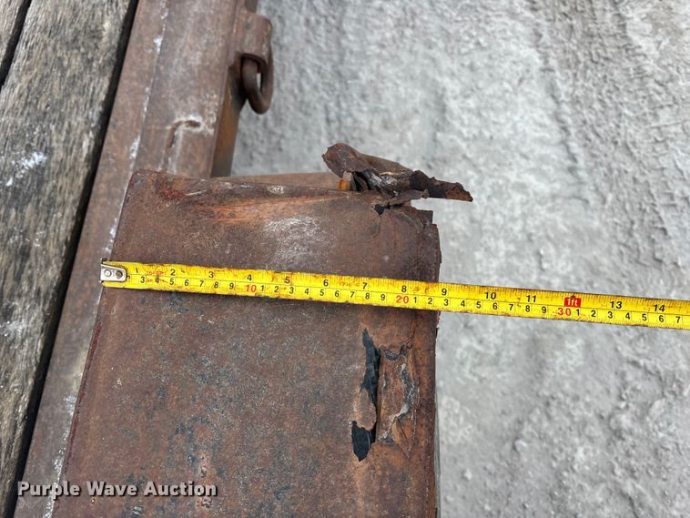 image for item FG1552 1998 Tow master equipment trailer