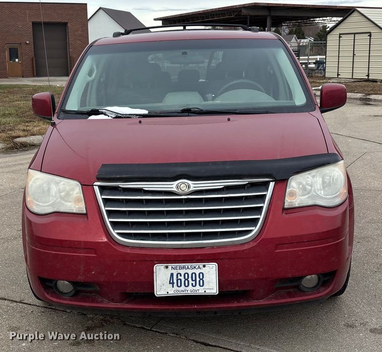 image for item FG1560 2010 Chrysler Town and Country Touring van