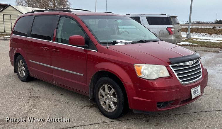 image for item FG1560 2010 Chrysler Town and Country Touring van