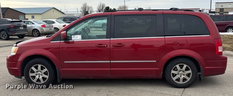 image for item FG1560 2010 Chrysler Town and Country Touring van