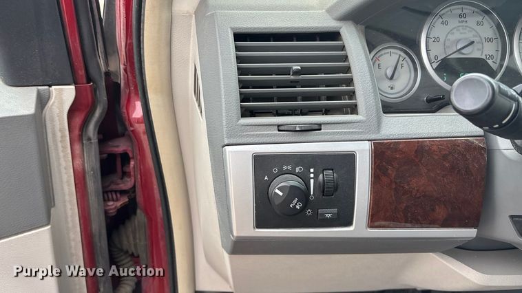 image for item FG1560 2010 Chrysler Town and Country Touring van