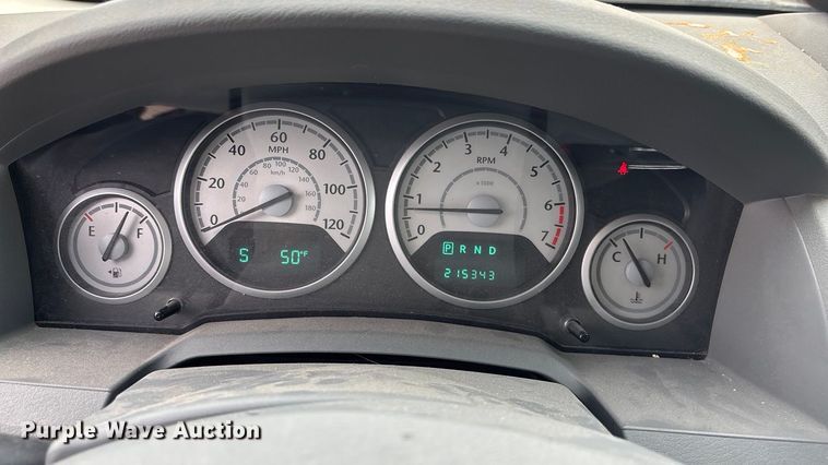 image for item FG1560 2010 Chrysler Town and Country Touring van