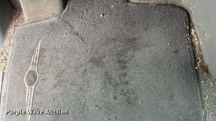 image for item FG1560 2010 Chrysler Town and Country Touring van