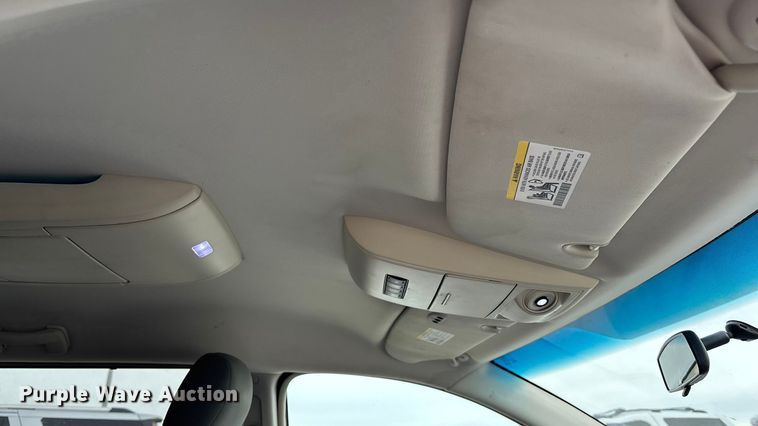 image for item FG1560 2010 Chrysler Town and Country Touring van