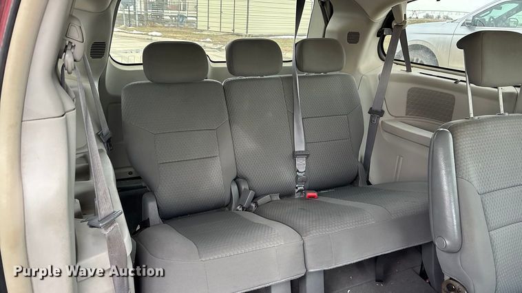 image for item FG1560 2010 Chrysler Town and Country Touring van