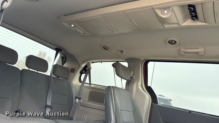 image for item FG1560 2010 Chrysler Town and Country Touring van