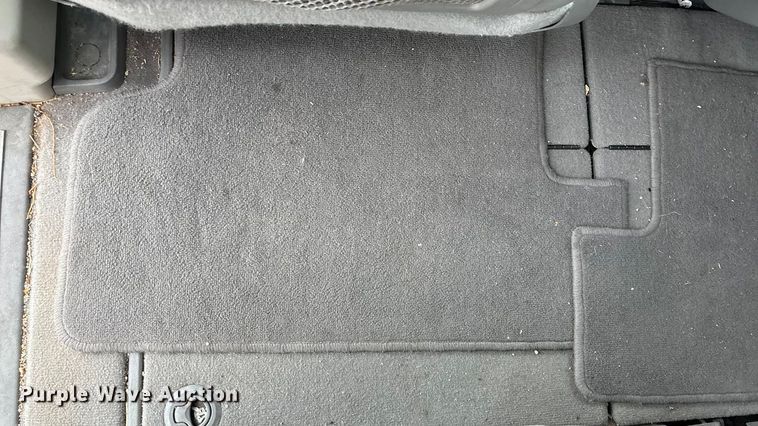 image for item FG1560 2010 Chrysler Town and Country Touring van