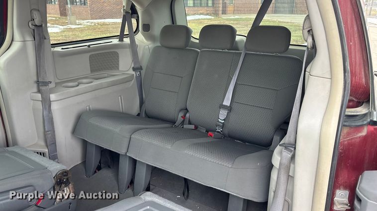 image for item FG1560 2010 Chrysler Town and Country Touring van