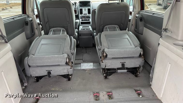 image for item FG1560 2010 Chrysler Town and Country Touring van