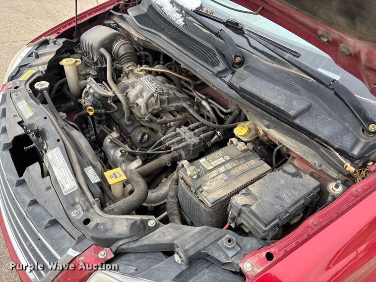 image for item FG1560 2010 Chrysler Town and Country Touring van