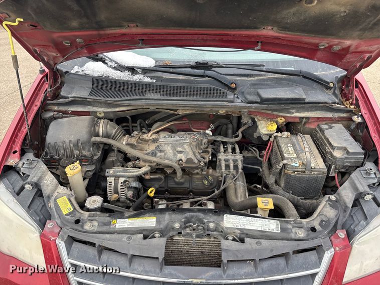 image for item FG1560 2010 Chrysler Town and Country Touring van