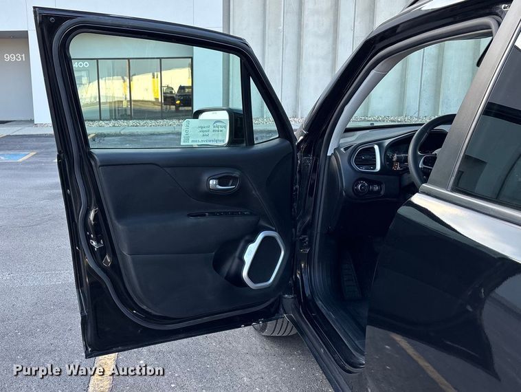 image for item FG1570 2021 Jeep Renegade SUV