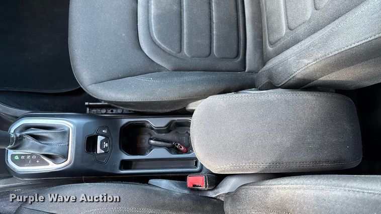 image for item FG1570 2021 Jeep Renegade SUV