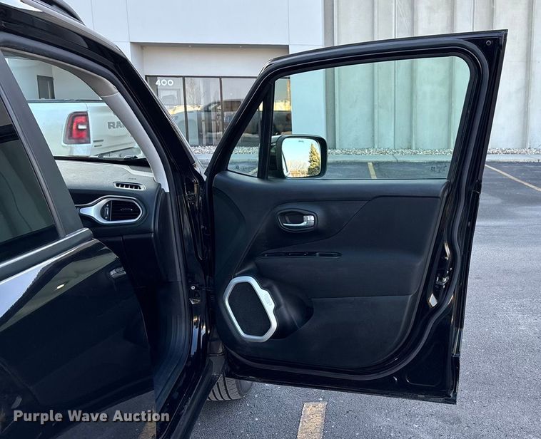 image for item FG1570 2021 Jeep Renegade SUV