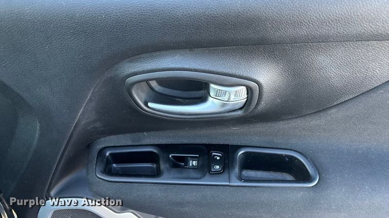 image for item FG1570 2021 Jeep Renegade SUV