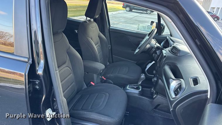 image for item FG1570 2021 Jeep Renegade SUV