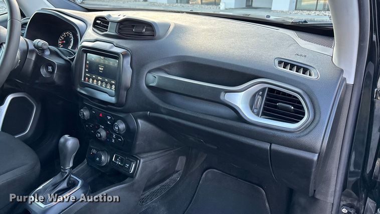 image for item FG1570 2021 Jeep Renegade SUV