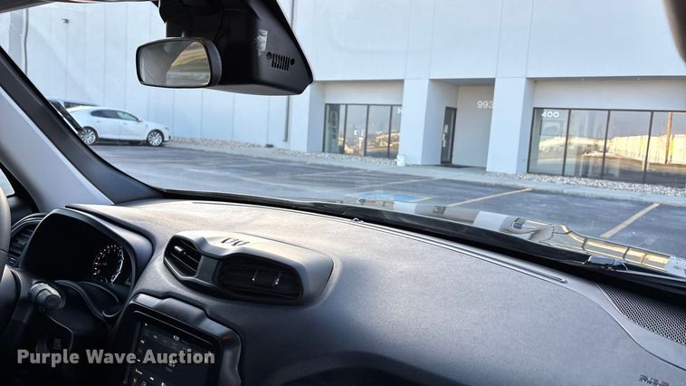 image for item FG1570 2021 Jeep Renegade SUV