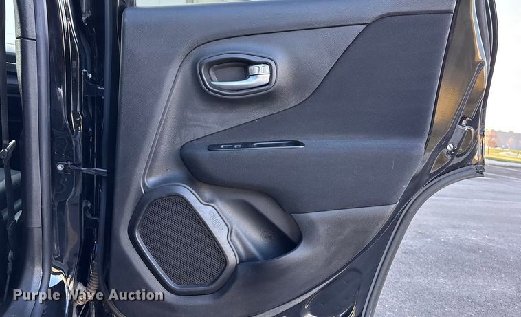 image for item FG1570 2021 Jeep Renegade SUV