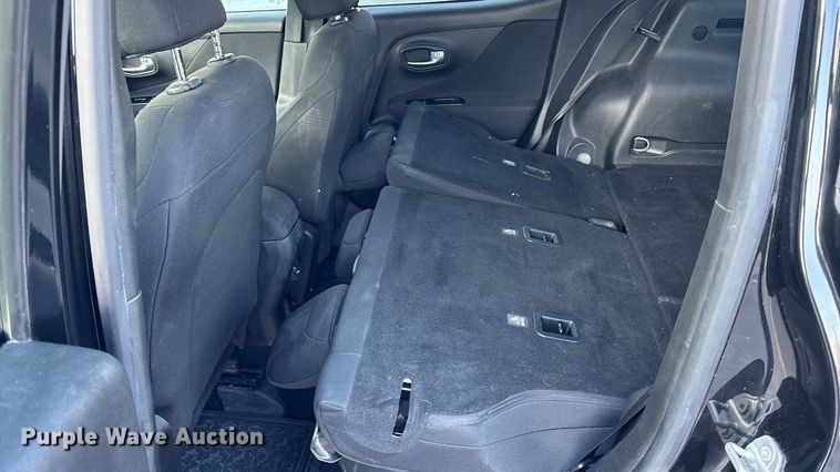 image for item FG1570 2021 Jeep Renegade SUV