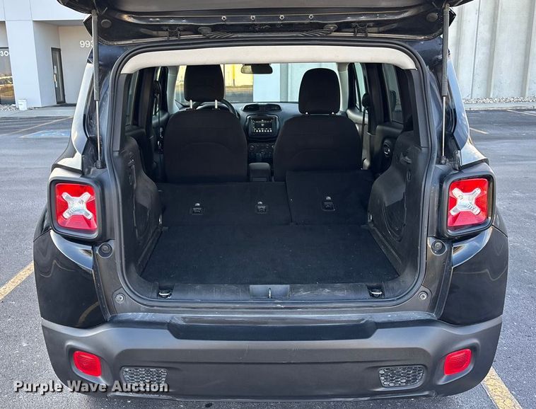 image for item FG1570 2021 Jeep Renegade SUV