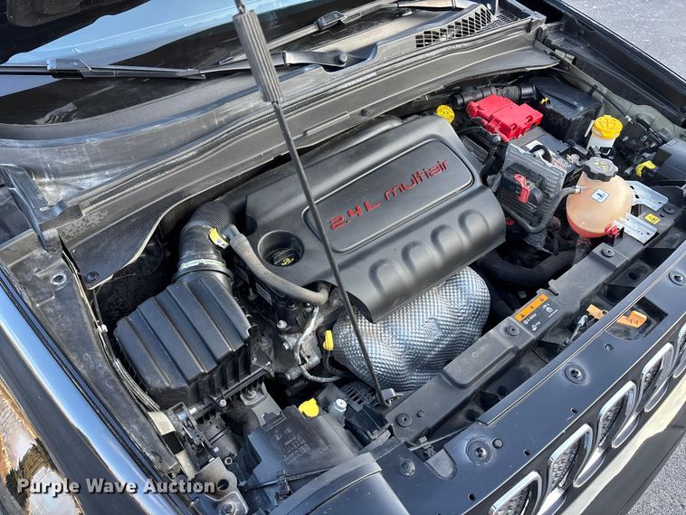 image for item FG1570 2021 Jeep Renegade SUV