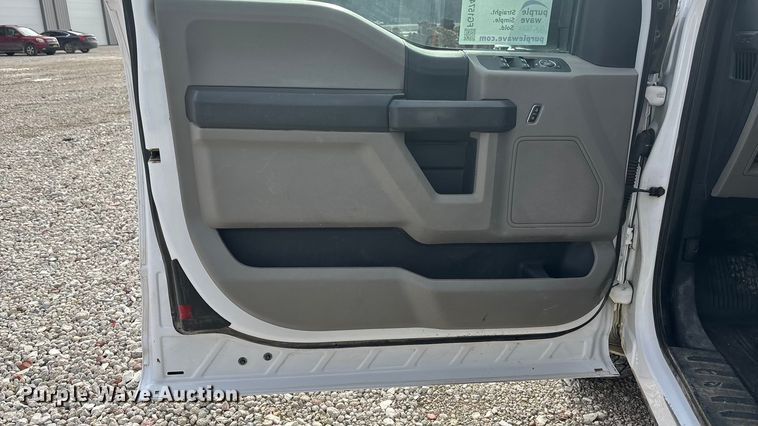 image for item FG1574 2019 Ford F150 SuperCab pickup truck