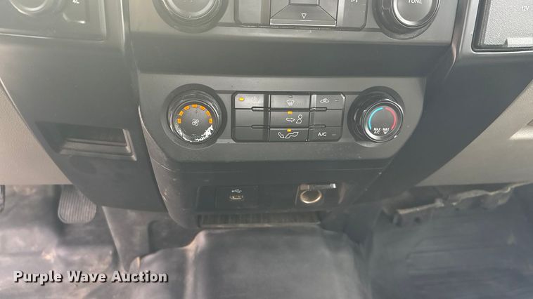 image for item FG1574 2019 Ford F150 SuperCab pickup truck