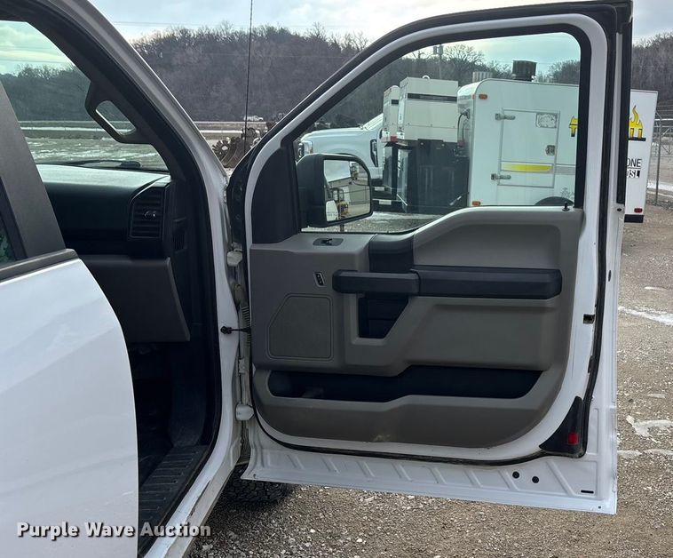 image for item FG1574 2019 Ford F150 SuperCab pickup truck