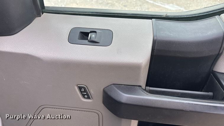 image for item FG1574 2019 Ford F150 SuperCab pickup truck