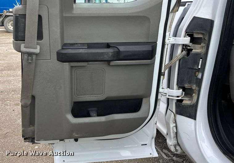 image for item FG1574 2019 Ford F150 SuperCab pickup truck