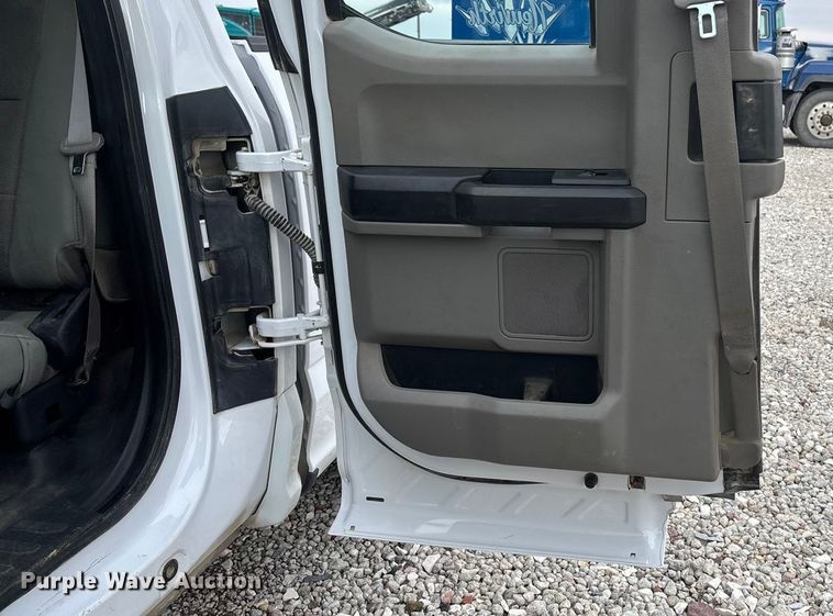 image for item FG1574 2019 Ford F150 SuperCab pickup truck