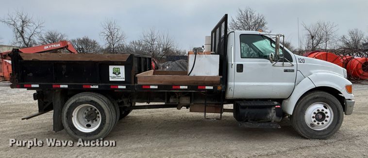 image for item FG1583 2007 Ford F650 Super Duty XL dump flatbed pickup truck