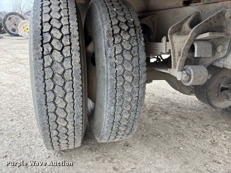 image for item FG1583 2007 Ford F650 Super Duty XL dump flatbed pickup truck