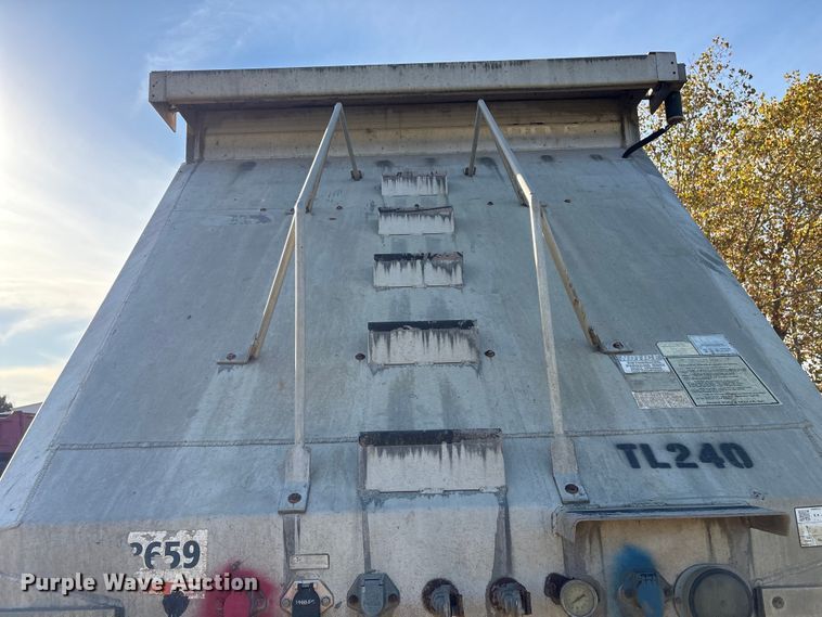 image for item FI0027 2013 Travis Body and Trailers 2013 39.2FT.TRAVIS S/102 bottom dump trailer