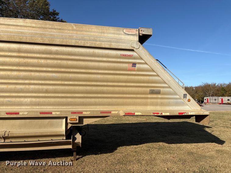 image for item FI0027 2013 Travis Body and Trailers 2013 39.2FT.TRAVIS S/102 bottom dump trailer
