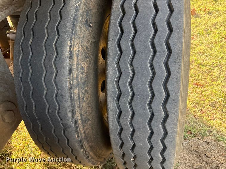 image for item FI0027 2013 Travis Body and Trailers 2013 39.2FT.TRAVIS S/102 bottom dump trailer