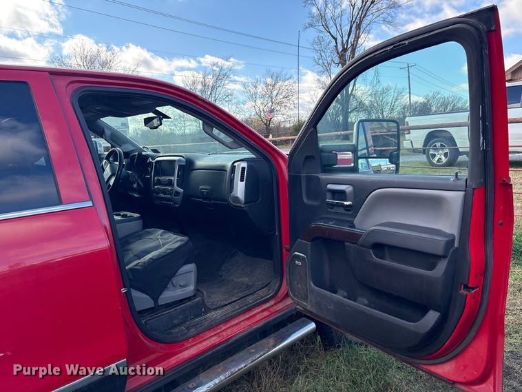 image for item FI0065 2015 GMC Sierra 2500HD Crew Cab pickup truck