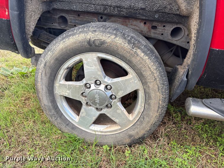 image for item FI0065 2015 GMC Sierra 2500HD Crew Cab pickup truck