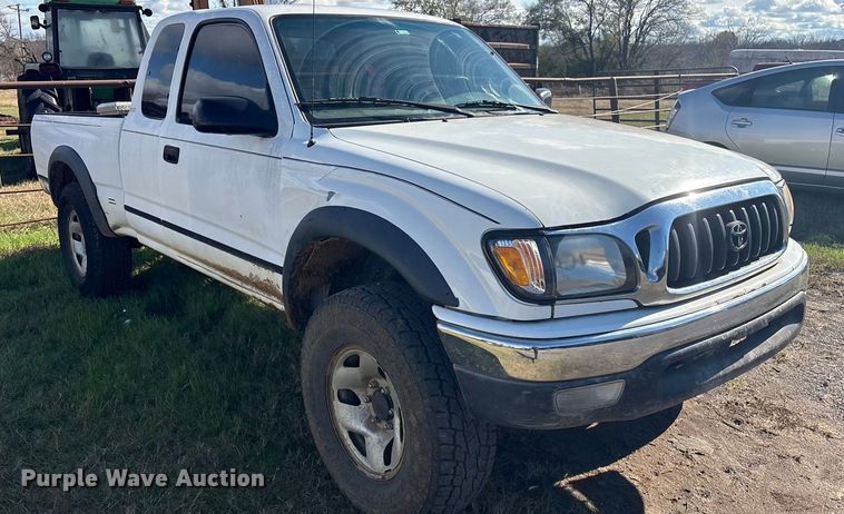 image for item FI0068 2001 Toyota Tacoma pickup truck