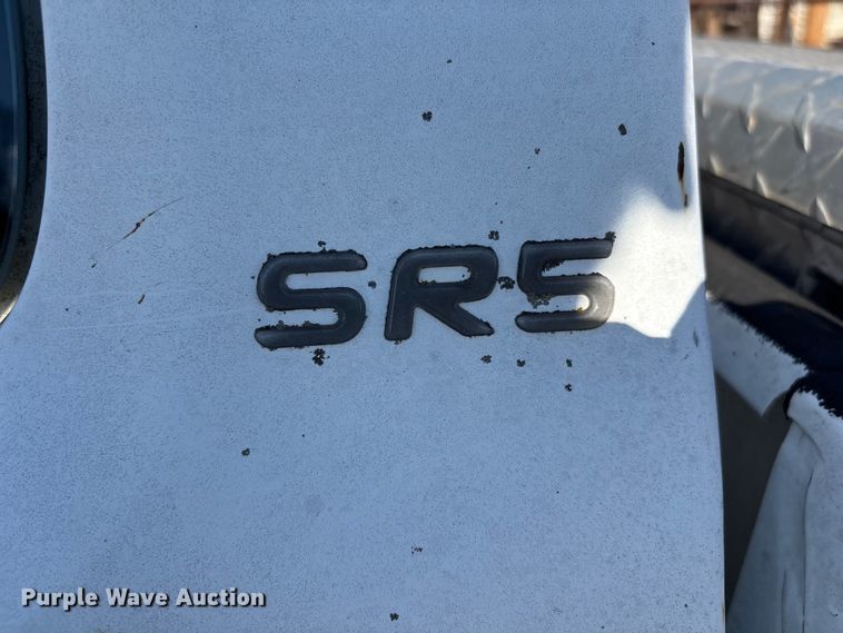 image for item FI0068 2001 Toyota Tacoma pickup truck