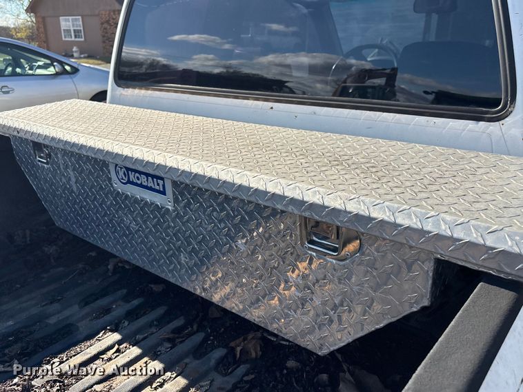 image for item FI0068 2001 Toyota Tacoma pickup truck